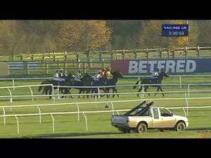 Video preview image for Huntingdon 15:30 - 32Red Novices' Chase