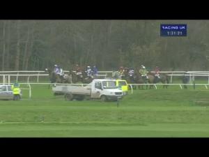 Video preview image for Newbury 13:30 - Pertemps Network Handicap Hurdle (Series Qualifier)