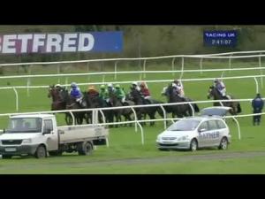 Video preview image for Newbury 14:40 - Bet365 Open Handicap Chase