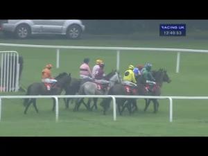 Video preview image for Sandown Park 12:40 - 32red.com Mares' Hurdle (Listed)