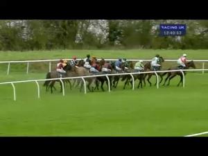 Video preview image for Huntingdon 12:40 - racinguk.com/winterseasonticket Maiden Hurdle (Div 1)