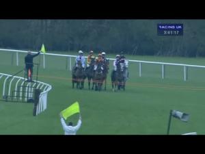 Video preview image for Huntingdon 15:40 - Racing UK Day Pass Just 10 Novices' Handicap Hurdle