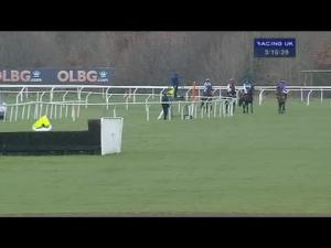 Video preview image for Kempton Park 15:15 - Racing UK 3 Devices 1 Price Graduation Chase