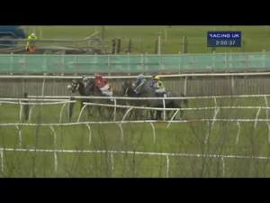 Video preview image for Catterick Bridge 14:00 - racinguk.com Handicap Hurdle (Lady Amateur Riders)