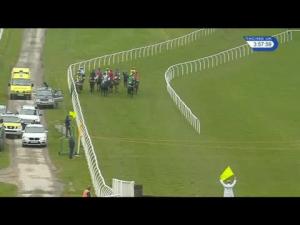 Video preview image for Carlisle 15:55 - Apollobet Bet Through Your Mobile Novices' Handicap Chase