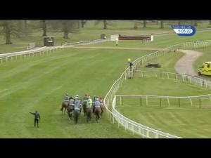 Video preview image for Perth 17:05 - Crabbie's Alcoholic Ginger Beer Novices' Handicap Hurdle