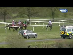 Video preview image for Kempton Park 14:45 - racinguk.com Novices' Chase