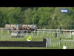 Video preview image for Kempton Park 16:05 - Apollobet Bet Through The App Handicap Chase