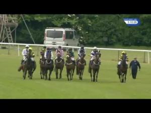 Video preview image for Huntingdon 15:10 - Racing UK Day Pass Just 10 Handicap Hurdle