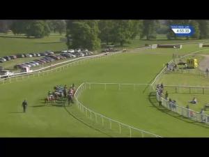 Video preview image for Perth 16:55 - Crabbie's Alcoholic Ginger Beer Handicap Hurdle