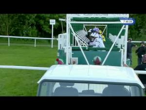 Video preview image for Pontefract 19:45 - Mr Wolf Sprint Handicap