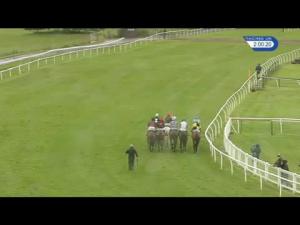 Video preview image for Perth 14:00 - Totepool Chip & Pin Betting Novices' Hurdle