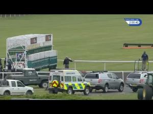 Video preview image for Kempton Park 14:00 - Apollobet Bet Through Your Mobile Handicap