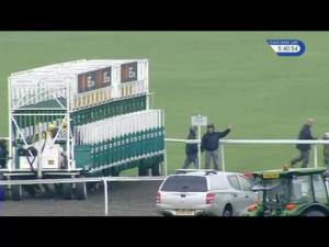 Video preview image for Kempton Park 17:40 - Apollobet Online Casino & Games Handicap