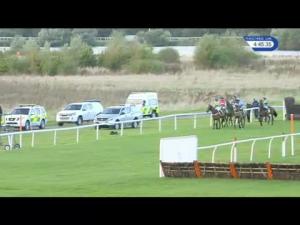 Video preview image for Kempton Park 16:45 - Cash Out With Betfair Chase (Novices' Limited Handicap)