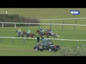 Video preview image for Cheltenham 16:40 - Royal Gloucestershire Hussars Novices' Chase