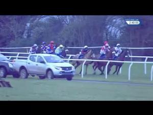 Video preview image for Wincanton 14:40 - Be Wiser Insurance Handicap Chase