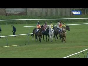 Video preview image for Ayr 13:20 - racinguk.com/winterseasonticket Handicap Chase