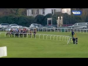 Video preview image for Kempton Park 14:55 - 32Red On The App Store Handicap Hurdle