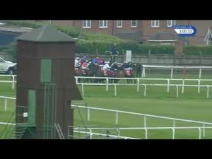 Video preview image for Sandown Park 15:00 - 32redsport.com Veterans' Handicap Chase (Final) (2)