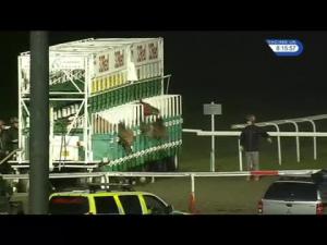 Video preview image for Kempton Park 20:15 - 32Red On The App Store Handicap (4)