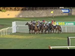 Video preview image for Musselburgh 16:20 - bet365.com Handicap Hurdle (Qualifier) (4)