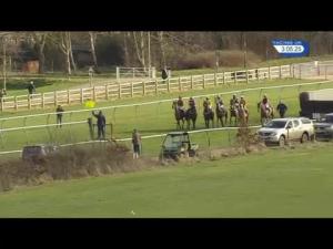 Video preview image for Warwick 15:05 - Follow Us On Twitter At 188Bet Novices' Handicap Chase (4)