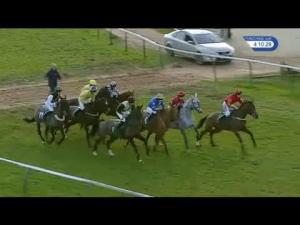Video preview image for Warwick 16:10 - Free Bet At 188Bet 'Hands and Heels' Handicap Hurdle (Conditional Jockeys and Amateur Riders) (5)