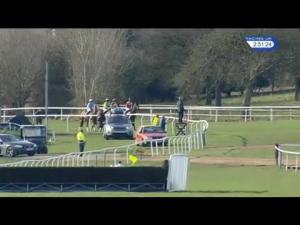 Video preview image for Ludlow 14:50 - Racing UK On Sky 432 Chase (Novices' Limited Handicap) (3)