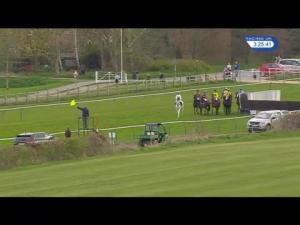 Video preview image for Warwick 15:25 - 188bet.co.uk 'Confined' Handicap Chase
