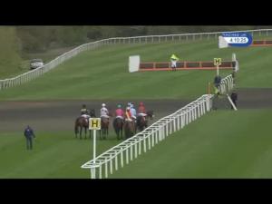 Video preview image for Kempton Park 16:10 - Sika Roofing Mares' Handicap Hurdle