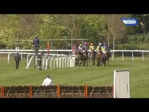Video preview image for Kempton Park 15:40 - Winners Welcome At Matchbook Exchange 'National Hunt' Novices' Hurdle