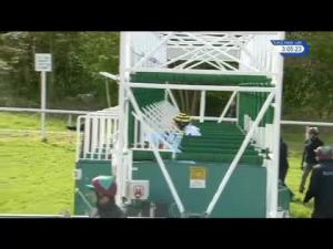 Video preview image for Pontefract 15:05 - Riu Hotels and Resorts Handicap