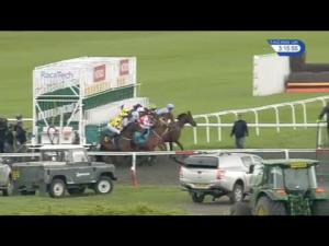 Video preview image for Kempton Park 15:15 - Better Odds With Matchbook Handicap (Div 1)