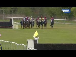 Video preview image for Perth 16:40 - Bill and Bunny Cadogan Memorial Chase (Novices' Limited Handicap)