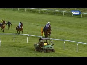 Video preview image for Huntingdon 18:20 - Follow Us On Twitter At 188Bet Novices' Chase