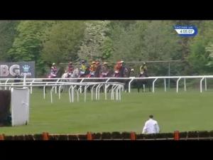 Video preview image for Kempton Park 16:05 - Matchbook Betting Exchange Handicap Hurdle (Div 1)