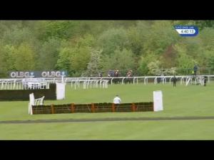 Video preview image for Kempton Park 16:40 - Matchbook Betting Exchange Handicap Hurdle (Div 2)