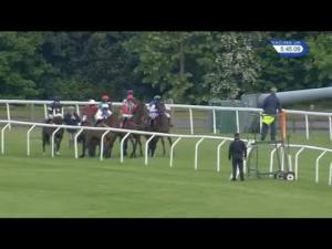 Video preview image for Kempton Park 17:45 - Matchbook Betting Podcast Amateur Riders' Handicap Hurdle