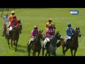 Video preview image for Warwick 14:45 - Close Brothers Business Finance Coronation Handicap Hurdle
