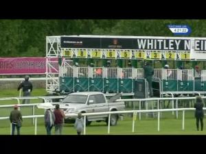 Video preview image for Chester 16:20 - Crabbie's Handicap