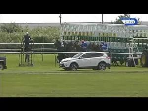 Video preview image for Nottingham 14:10 - Carling Customer Maiden Stakes