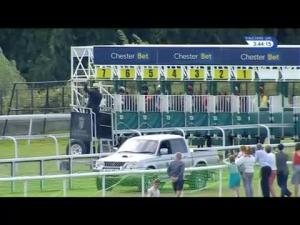 Video preview image for Chester 15:40 - Flavour Of The Season 1539 Restaurant Maiden Stakes (4)