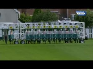 Video preview image for Redcar 18:25 - Racing UK Straight Mile Series Handicap (Qualifier) (4)