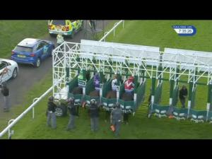 Video preview image for Hamilton Park 19:35 - Bet Toteplace At betfred.com Maiden Stakes (5)