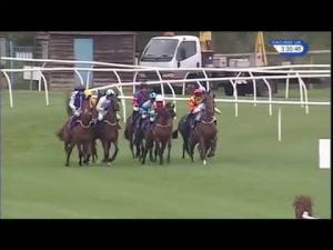 Video preview image for Stratford-on-Avon 15:30 - All New racinguk.com Handicap Hurdle (3)