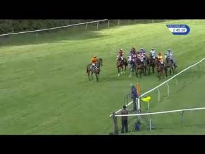 Video preview image for Warwick 14:45 - Whites-Buyers Of All Scrap Metal Maiden Hurdle (4)