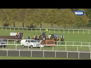 Video preview image for Kempton Park 14:40 - Matchbook Betting Podcast Chase (Novices' Limited Handicap) (4)
