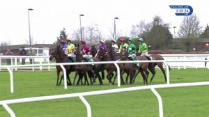 Video preview image for Cheltenham 15:35 - galliardhomes.com Cleeve Hurdle (Grade 2) (1)
