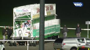 Video preview image for Kempton Park 20:15 - 32Red On The App Store Handicap (4)